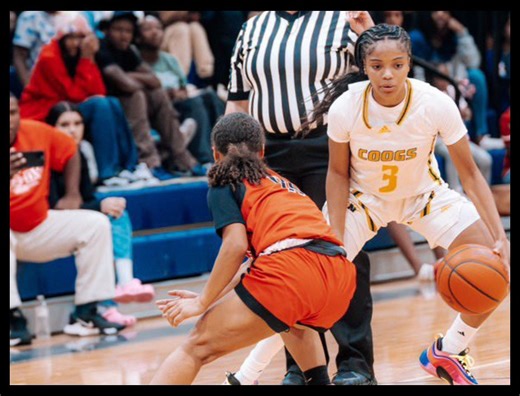 "Walking the dog is crazy": Hoops fans react to Texas high school hooper Aniah Holmes' nonchalant bucket moment