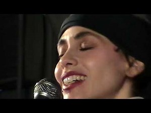 Meshoch Be Gufi by Riff Cohen- Live