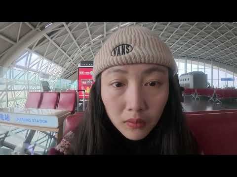 A lonely lady go back to hometown for celebrating Chinese new year