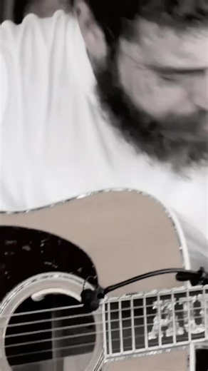 Post Malone - Circles (Tiny Desk Concerts)