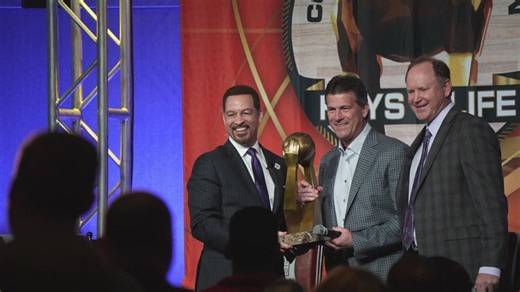 Indiana basketball legend Steve Alford gets 'Keys of Life' Award during Final Four weekend
