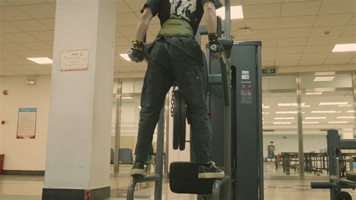 Triceps Dip with Belt