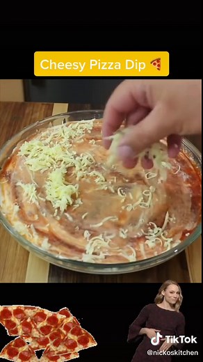 Cheesy Pizza Dip 🍕 #pizza #welovepizza #recipe #cheese #cooking #baking #fyp #fastfood #pizzalover #pizzachallenge #food