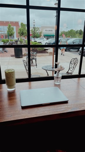 Rachael Lippincott on Instagram: "of course I just found a FINISHED 150k+ word fic with the tags of my dreams #fanfic #ao3 #bookstagram"