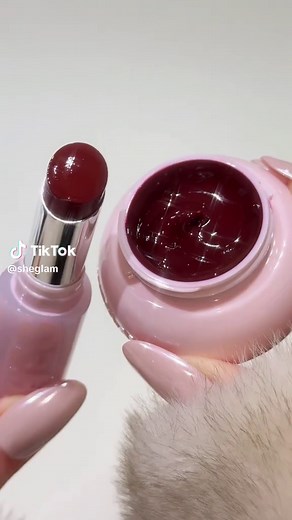 Berry Color Battle: Lip Oil Balm vs. Lip Jam