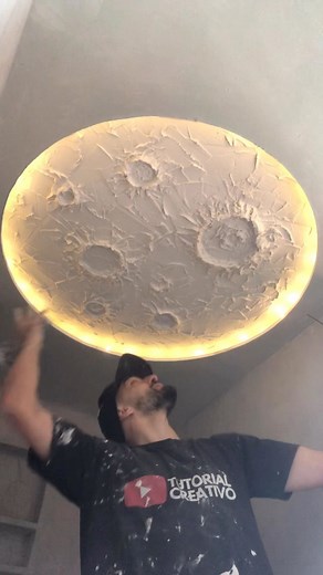 Tutorial Creativo on Instagram: "🌔 Luna decorativa con drywall 🫵 Transforma tu techo en una obra de arte #reels #drywall #luna #techo #decoración #pladur #construir #montar #trabajo #sencillo #hazlotumisma #hazlotumismo #precioso #shortshorts #moon #plaster"