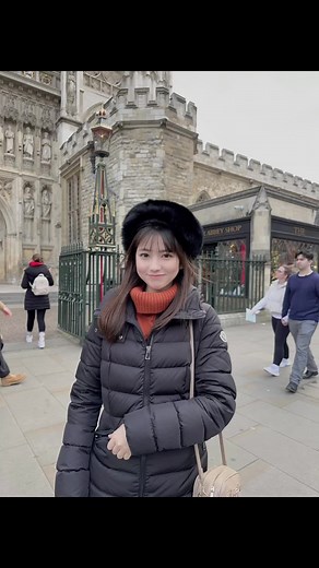 世界遺産に登録されているロンドン🇬🇧のウェストミンスター寺院はヨーロッパで見た教会中でも最高峰の歴史的建造物でした⛪️✨️ 日本語のオーディオガイドもあって、見どころ各所をしっかり説明してくれるのでガイドさんがいなくても十分な内容になっています。 入場料が日本円で約5000円くらいするのと、ハイシーズンはかなり混雑するので見に行くのは気合いがいりますが、それだけの価値があるとは思います。 朝ごはんも食べず、ビッグ・ベンも後回しにして朝一で見に行った甲斐がありました🚶‍♀️💨 #ロンドン #ロンドン旅行 #London #london🇬🇧 #🇬🇧 #イギリス #イギリス旅行 #ウェストミンスター寺院 #westminster