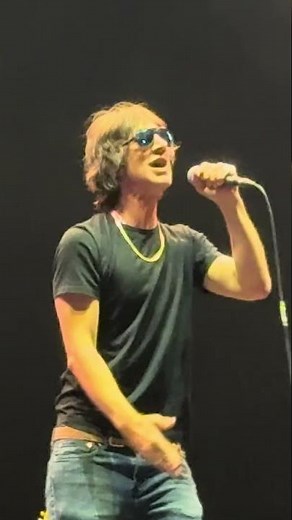 Richard Ashcroft – Bittersweet Symphony | Oasis Live ’25 Cardiff