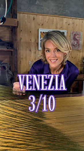 🇮🇹 JULIE’S TOUR OF ITALY WITH GENERALI - VENEZIA PART 3 🎭 Sponsorisé par Generali Pousser la porte de l'atelier du plus ancien tisserand de Venise et goûter une cuisine végétarienne sublime... ça vous tente ? _ Tessiture Bevilacqua Venezia 📍Santa Croce, 1320 Osteria La Zucca 📍Sestiere Santa Croce 1762 _ Retrouvez la liste de toutes mes adresses sur www.julieandrieu.com 🔗 et sur Mapstr 🗺️ @julieandrieuofficiel ▶️ https://mapstr.com/map/julieandrieuofficiel/sYVEuaZdBA _ #commercialcollabora
