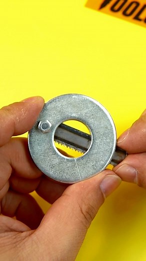 Toolstour Studio on Instagram: "DIY Mini Thread Cleaner #bolt #bolts #diy #diyprojects #diytools #makeatool #washer #cleaninghacks"