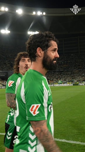 O que explica isso?Existe algo muito sombrio sobre o Real Madrid...Isco ganhou cinco Champions jogando pelo Real Madrid, mas o Real Betis é o clube que mexe com o coração dele.A maioria sai falando mal, ou pela porta dos fundos do Real Madrid. Não há relação emocional do clube com jogador.