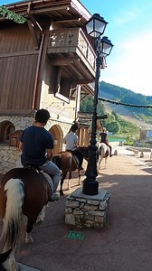 702 reactions · 52 shares | Balade à cheval dans les ruelles de Courchevel le Praz.  | Courchevel | Facebook