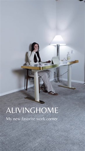 Deniz Babataş on Instagram: "Creating a workspace that truly inspires me ✨ The Estand Electric Adjustable Standing Desk with fluted drawers has completely changed my daily routine. I love being able to switch effortlessly between sitting and standing, while keeping everything organized in its sleek, hidden drawers. The fluted design adds such an elegant touch, making my work corner feel both modern and warm. Productivity feels so much better when your space looks this good 🤍✨ ✨Product short li