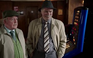 Edith trying to get another notch on her bedpost | Still Game