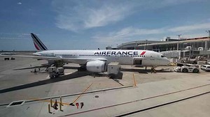 4 simple ways to get to Paris from CDG airport