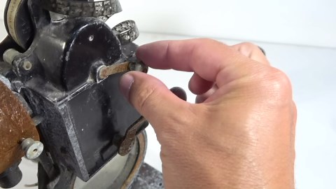 1924's Cinema Projector "Pathé Baby" - Restoration