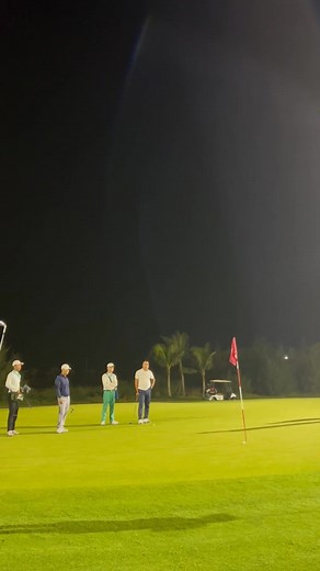 Mỗi lần đi sân áp lực lắm ạ. Bạn chơi thì lại chỉ sợ cô buồn nên cứ ra phần thưởng là lại tỉnh như ma nhập😜🌻🍀🦯 | Trang Nhung