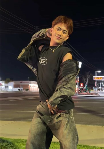 the taco bell drive thru halftime show must go on 🔔 dc: @Jean-Victor | close the door and open dance tutorial