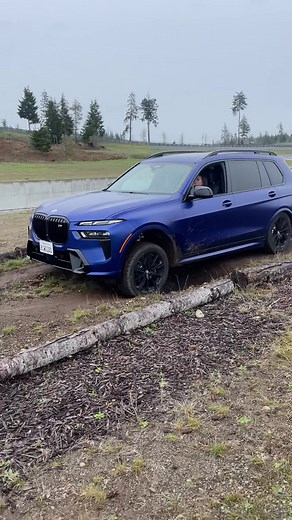 2023 BMW X7 Off-Road Performance Demonstration