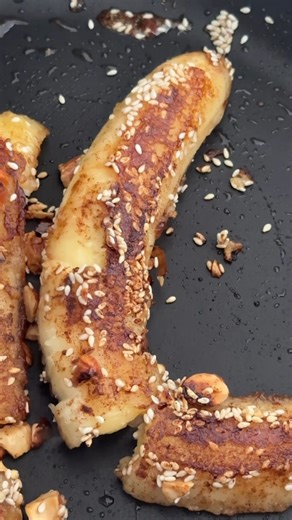 These Caramelized Sesame Bananas feel naughty... but they aren't! 😍 They make for the perfect breakfast when added to our Blueberry Chia Bowl. 🥣 🍌 Want the recipes? Download the FREE 10 Plant-Based Essentials 5 Healthy & Quick Plant-Based Recipes eBook and transform your kitchen 👇 https://bit.ly/4mZ1rh3 | Food Matters