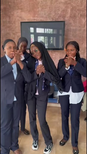 Joyeux fête de la femme de la part D'ISC business school #8mars #universite #fetedelafemme #women