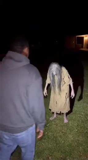 Possessed elderly woman leaves terrible message. #Sobrenatural #scaryvideos #medo #Possession #possessao