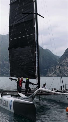 Il catamarano extreme 40 è li ad aspettarci