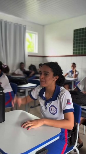 Quando o Luan diz que vai ao banheiro… e a escola vira ponto turístico 😂🚶‍♂️🚽 #SóVai #TourPelaEscola #meme #escola