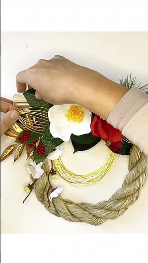 How to make a shimenawa decoration (1) Round red and white camellia shimenawa wreath New Year