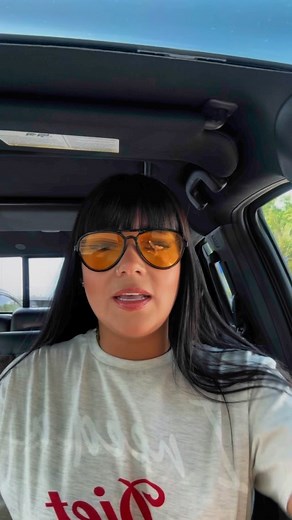 En este perfil necesitamos clases urgente de maquillaje😹 | Stephanie Santiago