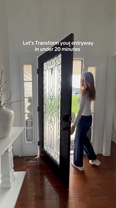 I love a bold plant for any front entry door, BUT so many people only plant the front door and not the side panel windows? You’re missing the opportunity to create an entry that is bold and makes a statement. My best painting tip , use a putty knife around the side panes, makes painting around the trim 100% easier and faster. So@if you questioned if you should paint the side panel windows of your front door , the answer is YES!!!! . . . #painting #paintingtips #frontdoor #entrywayinspo #painting