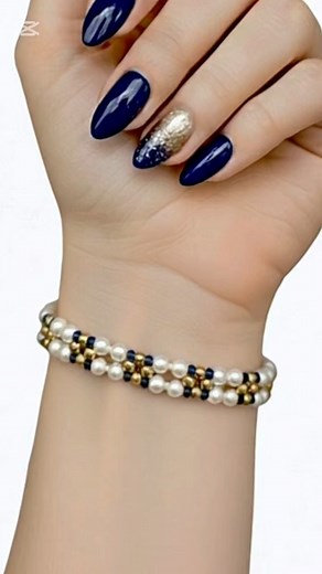 9.3K views · 134 reactions | Beaded bracelet tutorial. #beadedbracelets #jewelry #beadsjewelry #pulseras #handmadejewelry #bracelet #jewelrydesigner #diygifts #pearlbeads #diybracelet #jewellery #beadedbracelets #howto #diyjewelry #beading #pearlbeads #diy #ChristmasGiftIdeas #christmasgifts #handmadebracelet | Beading Tutorials and Patterns | Facebook