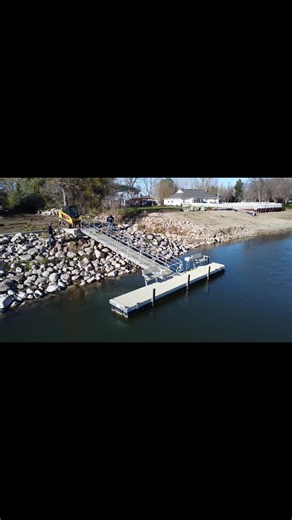 Boat dock removal! #boatlife #docklife #marinewelding #zachmeiermfg #dockbuilding