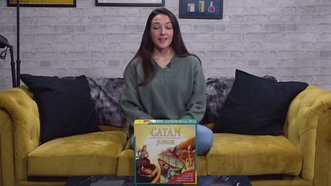 CATAN Junior Board Game - Swashbuckling Adventure for Young Pirates! Strategy Game, Fun Family Game for Kids and Adults, Ages 6+, 2-4 Players, 30 Minute Playtime, Made by CATAN Studio