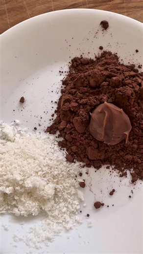 Chocolate truffles.. that anyone can make #easydesserts #chocolate #truffles #chocolatetruffles Truffle recipe- 400g chocolate 125ml of cream Microwave 30 second intervals approx 2-3 times till melted but keep mixing between each interval Roll in cocoa powder or cocoa or even nuts