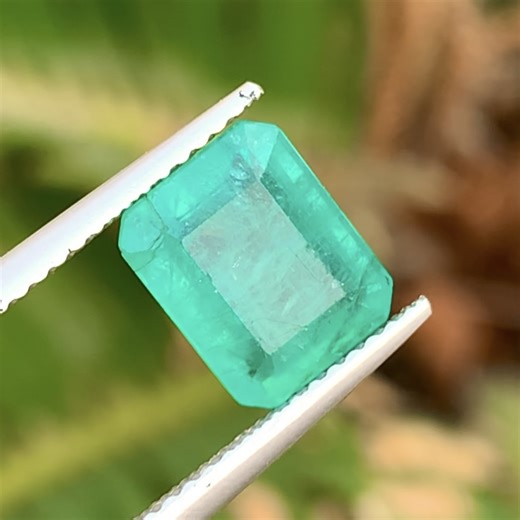 2.10 Crt Good Color & Clarity Natural Zambian Emerald