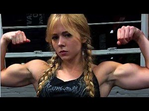 Blonde girl at the gym showing off her spectacular biceps!