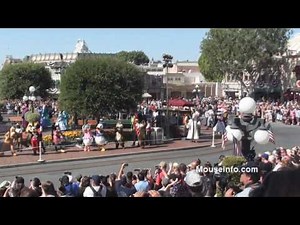 (HD) Flash Mob and Happy Birthday Moment for Disneyland's 55th Anniveresary