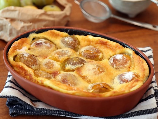 Clafoutis aux prunes reines-claude