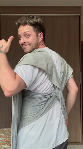 Respondendo a @infinity como fazer amarração de sling pro bebê tirar aquela soneca da hora? #bebestiktoks #sling #tutorial #rotinadebebe #paidemenina #viral