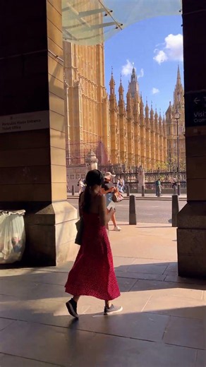 POV Big Ben Reveal GB Westminster Station Exit London Walk 4K