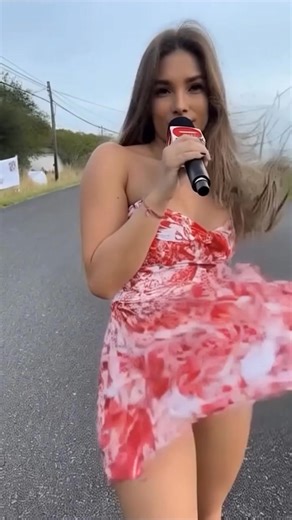 SHE WAS ALL ABOUT THE TEMPERATURES… UNTIL THE WIND DROPPED ONE ON HER. Her dress couldn’t handle it. See it uncensored in the comments. 👇 | Random Gadgets