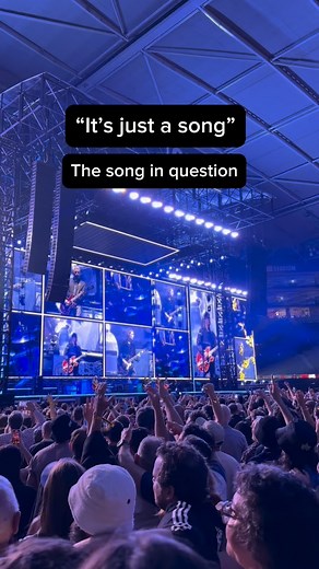 109K views · 6.4K reactions | Don’t Look Back in Anger at Marvel Stadium tonight 﫶 | Marvel Stadium | Facebook