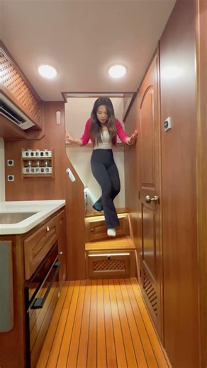 Doomsday Mobile Double-Layer Fortress! #RV #HeavyTruckRV #MankaNo.1 #RVTravel