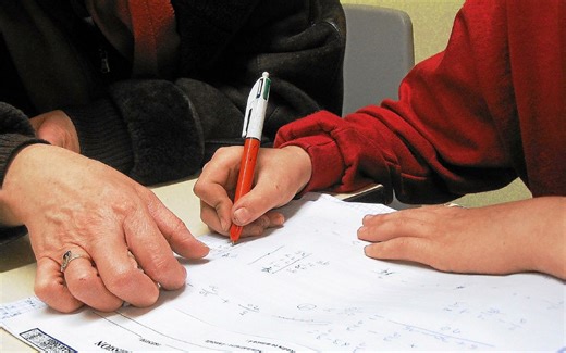 « Il faut sortir les AESH de la précarité » : ces propositions de loi portées par des Bretons pour créer un statut | Le Télégramme