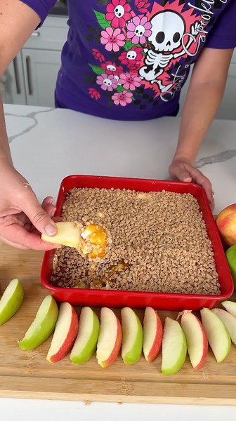 Easy 3-ingredient caramel apple dip recipe