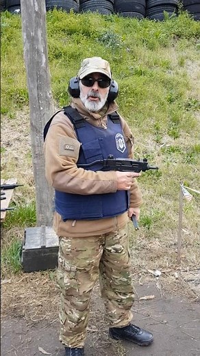 DISPARANDO CON MICRO UZI FULL-AUTO - PROFESOR INSTRUCTOR MIGUEL SILEO