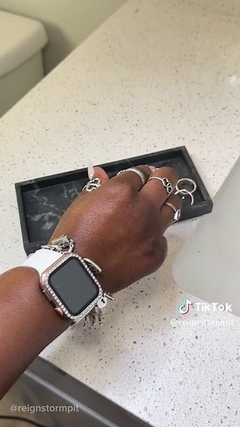 Pit Bull Dog Bath Routine & Moisturizing Spa Experience