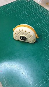 How to make fondant handbag / handbag cake / cake topper . . Hi this is a fondant handbag making tutorial . . #handbags #gucci #bags #ladies #fashion #purse #cake #toppers #guccibag #caketopper #fondantcake #bagcake #ajay_kumar0321 Ajåy Kumar | Ajåy Kumar