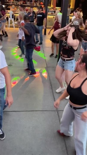 HIGH CLASS Line Dance #bootscootin #linedance